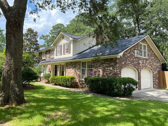 Foto del edificio - 213 Runnymede Ln