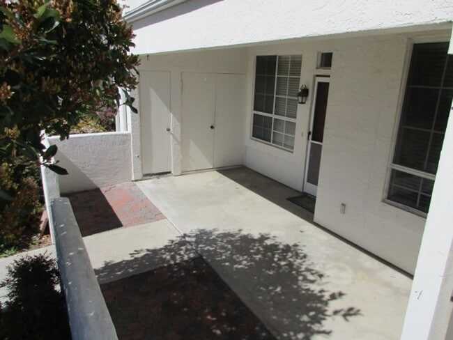Foto del edificio - Mira Mesa - Canyon Bluff Complex - 2 Bed 2...