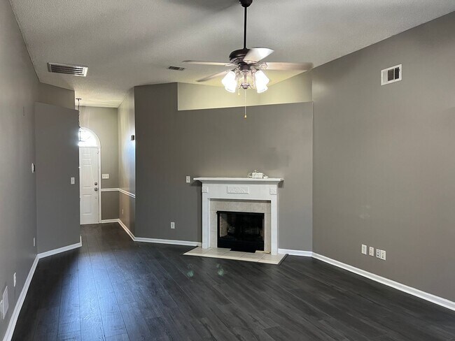 Building Photo - Really Nice Home!!