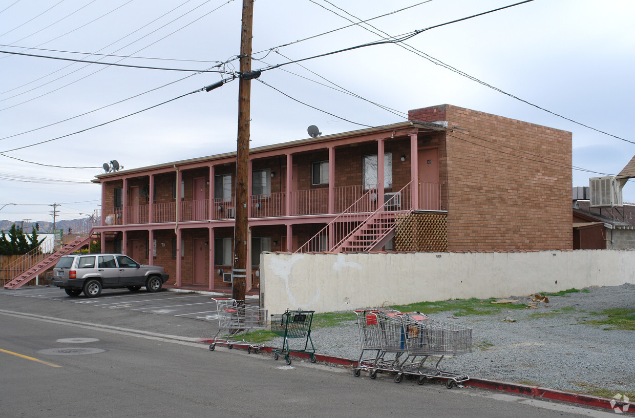 Building Photo - 70 Walts Ln
