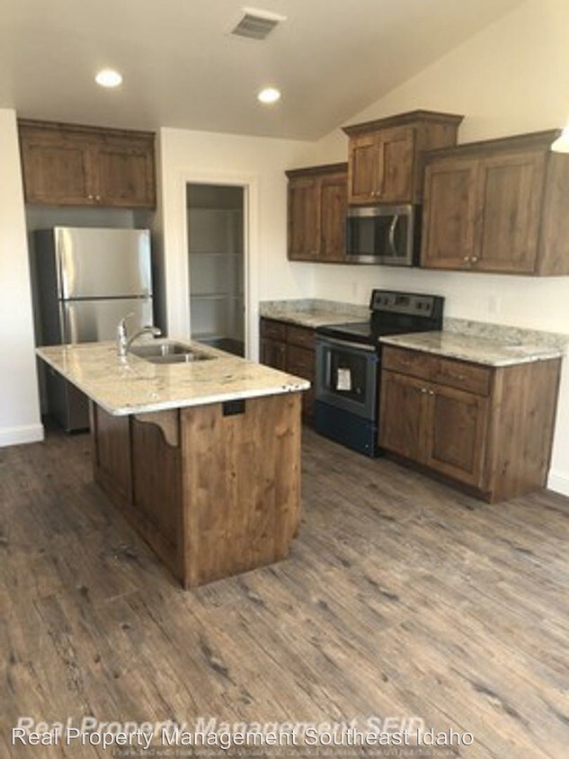 3785 Deloy Dr, Idaho Falls, ID 83401 Apartment for Rent in Idaho