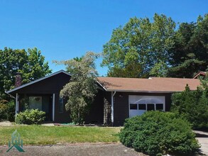 Building Photo - 2380 NW Green Cir
