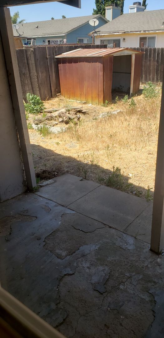 Building Photo - VOST17