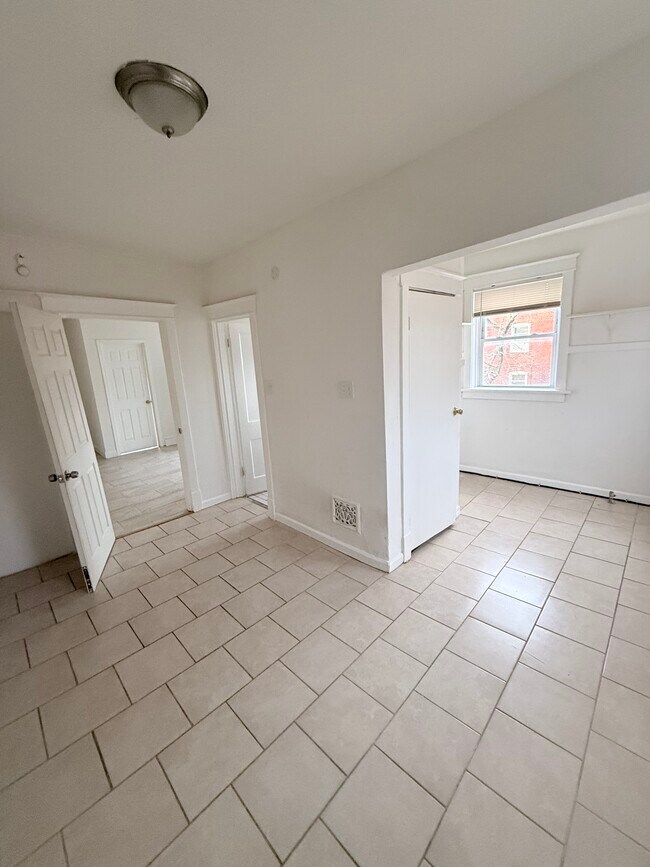 Foto del edificio - 4000 Pennsylvania Ave