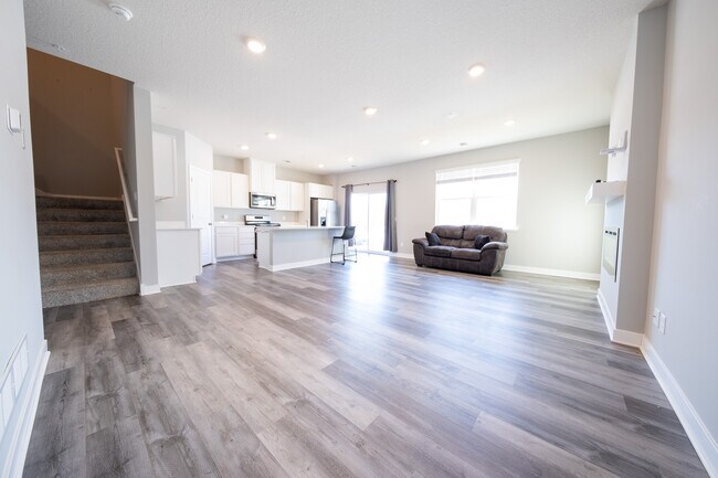 Building Photo - 17073 Dysart Pl