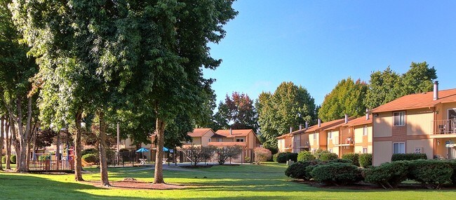 Foto del edificio - Fairways Apartments