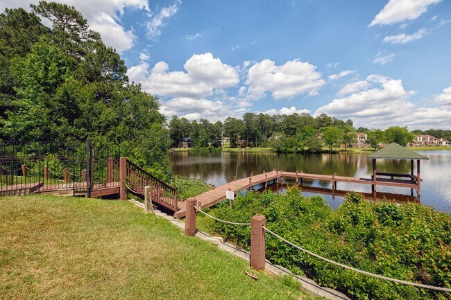 Foto del edificio - 3 Bedroom Lake View Condo on McFayden Lake with Lakeviews