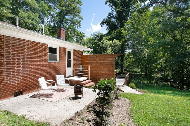 Foto del edificio - 433-A Northside Dr.