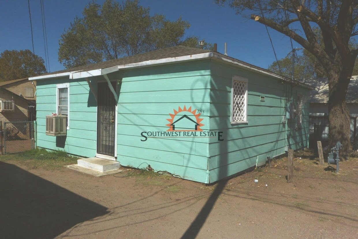 Primary Photo - All Bills Paid--2 bed 1 bath home