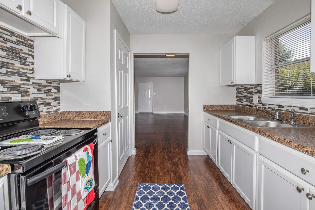 2724 Broadway St, Houston, TX 77017