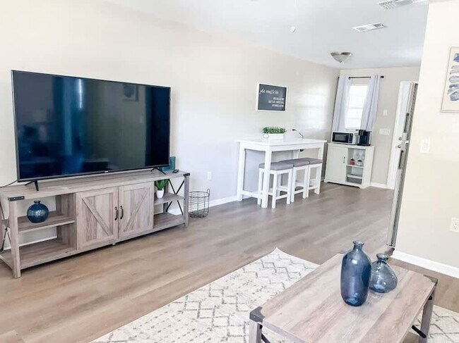 Foto del edificio - 38548 Naomi Ave