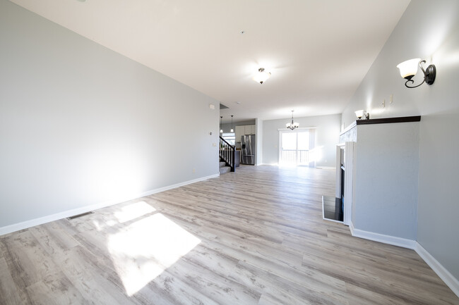Building Photo - 2638 Vierling Dr E