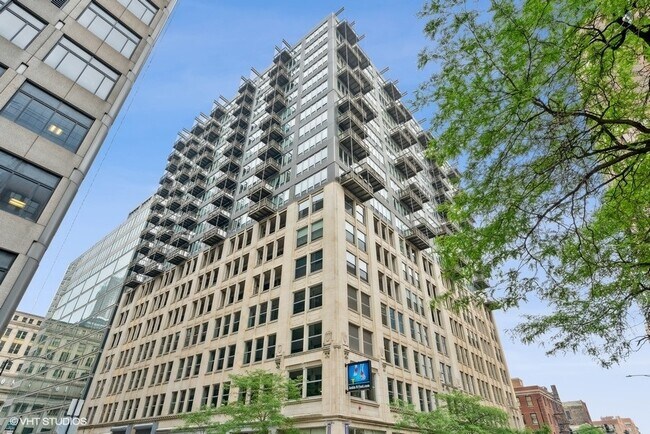 Foto del edificio - 565 W Quincy St