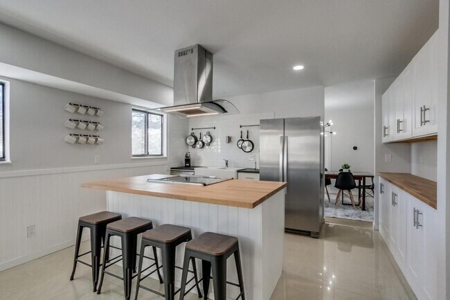 Foto del edificio - 13489 W Auburn Ave