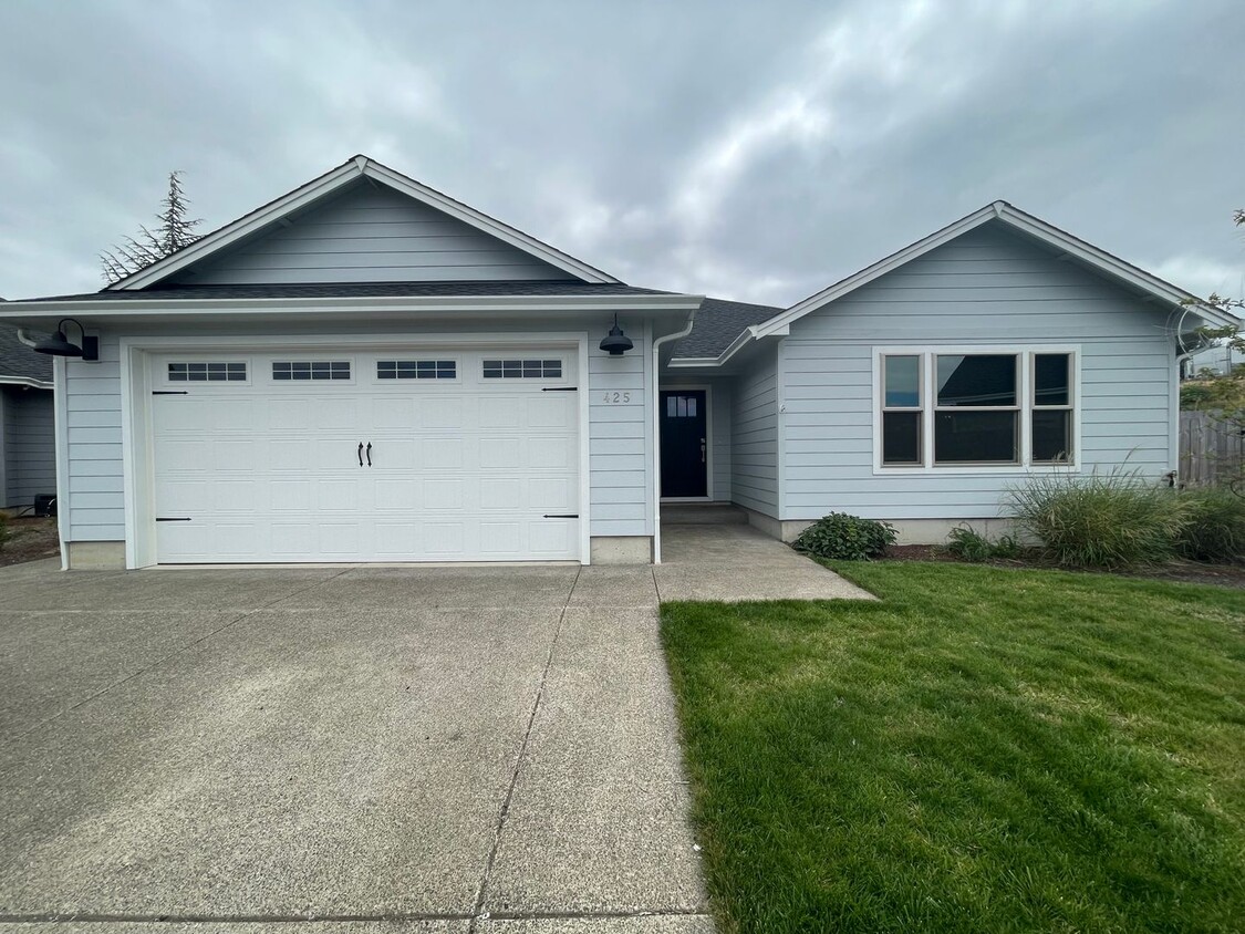 Foto principal - 3 bedroom 2 bath home in new subdivision i...