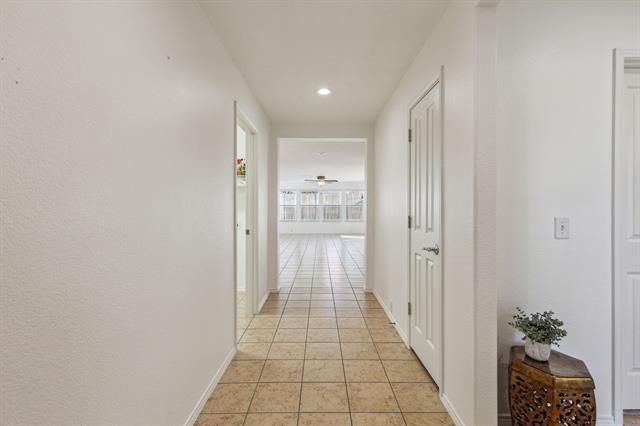 Foto del edificio - 15944 Avenel Way