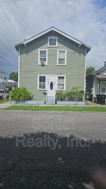 Primary Photo - 2300 Valence St