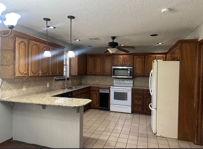 Foto del edificio - 15604 Gaddy Rd