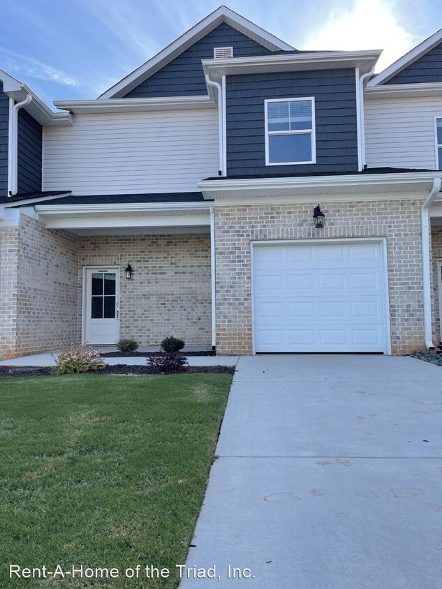Building Photo - 3 br, 3.5 bath House - 2331 Tribek Court