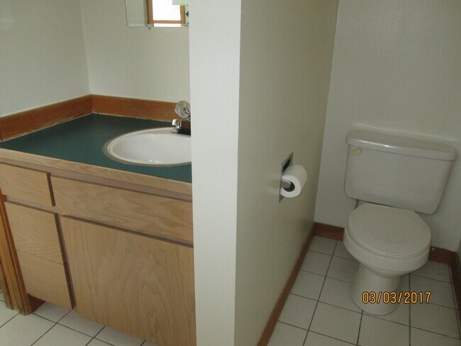 half bath off kitchen - 2010 S Woodlawn Rd