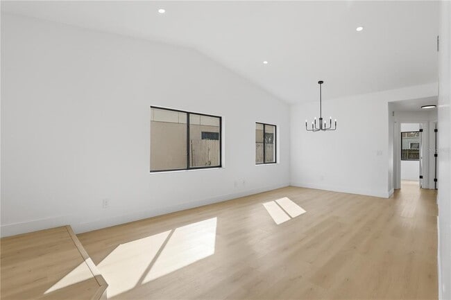 Building Photo - 640 Macduff Ln