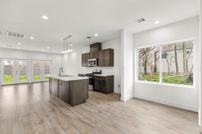 Foto del edificio - 2202 Wavell St