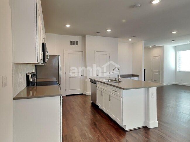Foto del edificio - 2742 Hot Cider Ave