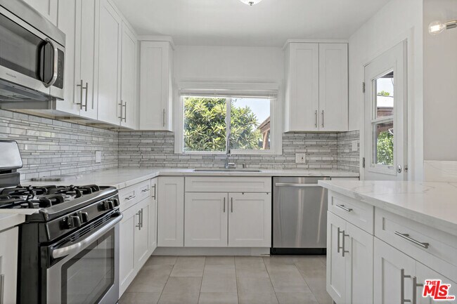 Building Photo - 10731 Gothic Ave