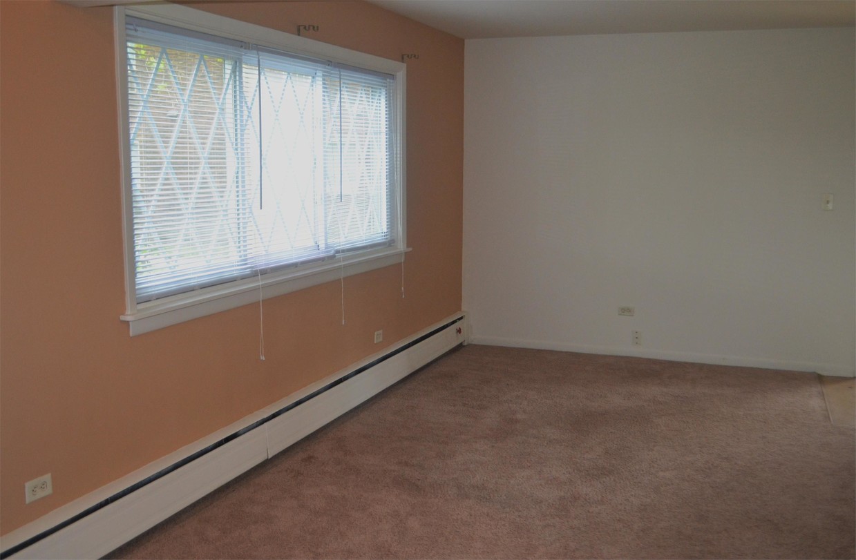 Foto principal - 570 Seegers Rd