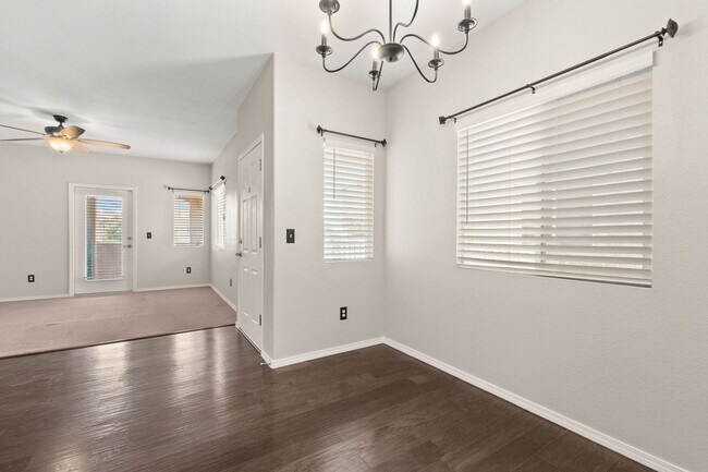 Foto del edificio - Upscale Condo | 3 Bed / 2 Bath | Garage | ...