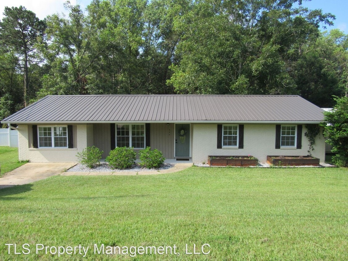 4 br, 2 bath House 204 Springdale Drive 1 House Rental in