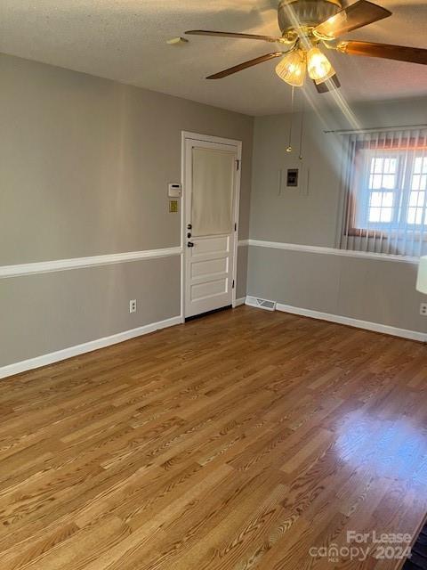 Building Photo - 137 W Meadowview Dr