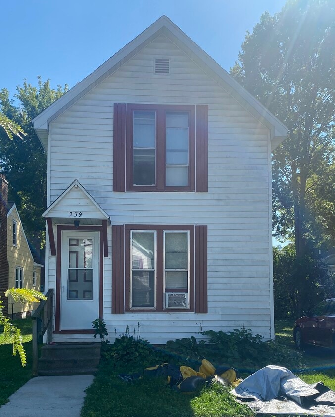 Building Photo - 239 Chippewa St