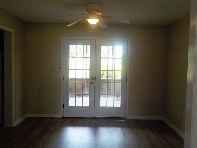 Foto del edificio - Stunning 3 Bed, 2.5 Bath Home with 1536 Sq...