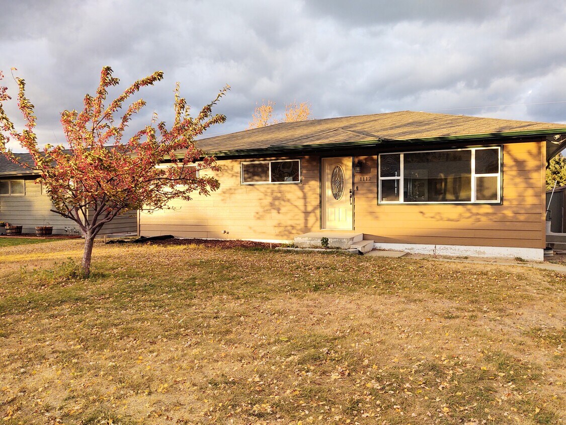 1112 Hudson St, Helena, MT 59601 House Rental in Helena, MT