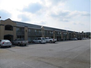 Building Photo - 1900 American Way