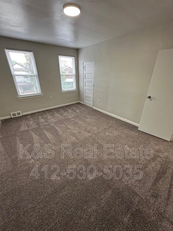 Foto del edificio - 527 Marwood Ave