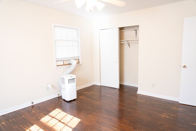 Foto del edificio - 114 Stratford Ct