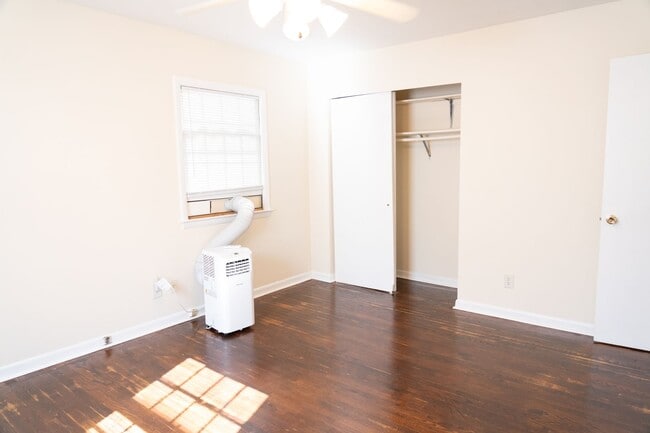 Building Photo - 114 Stratford Ct