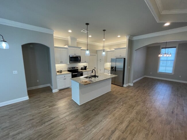 Building Photo - Gorgeous 2021 Home