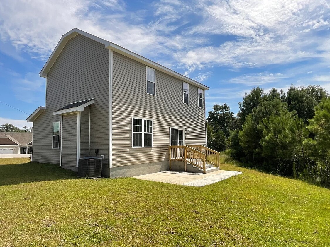 Building Photo - 106 Grander Ct