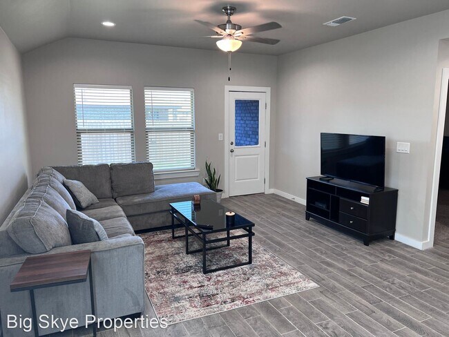 Foto del edificio - 3 br, 2 bath House - 4614 126th Street