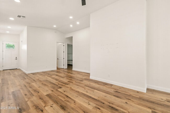Foto del edificio - 30412 N 43rd St