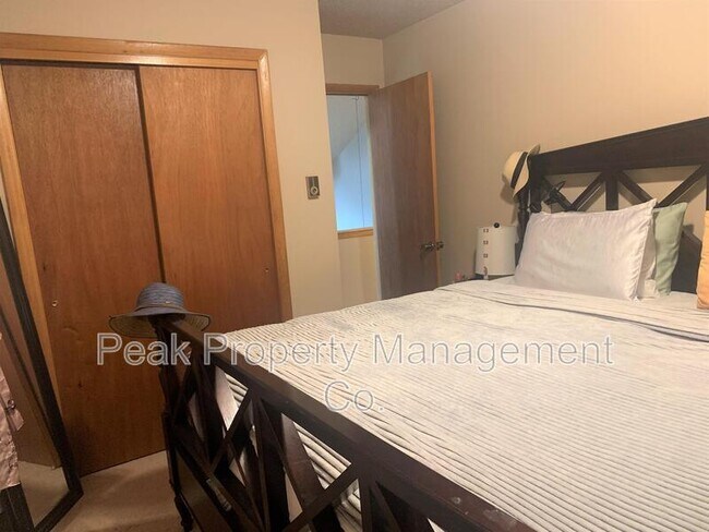 Foto del edificio - 514 Strachan Dr