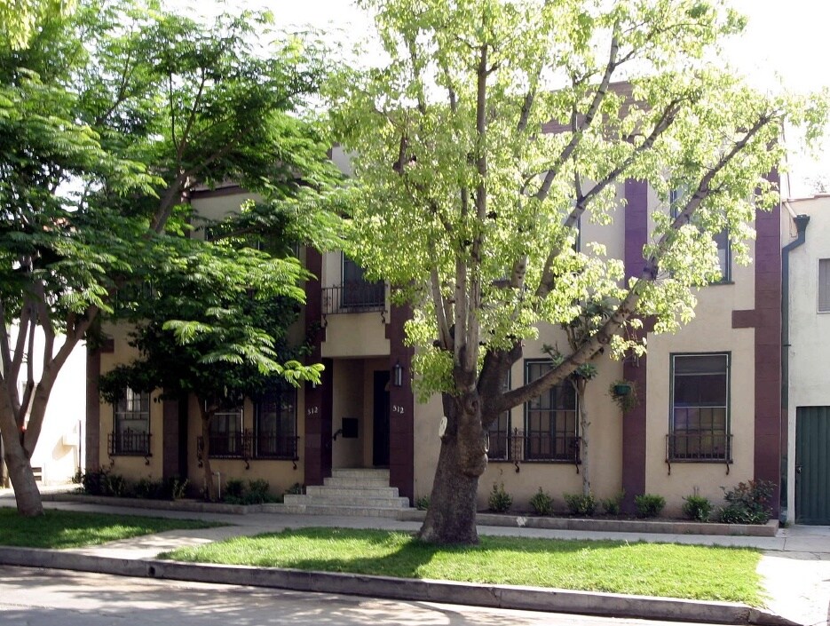 Primary Photo - 512 N Alexandria Ave