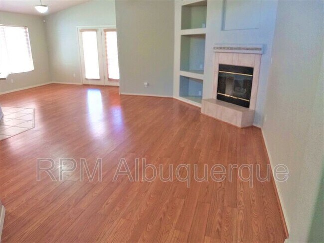 Foto del edificio - 4923 Story Rock St NW