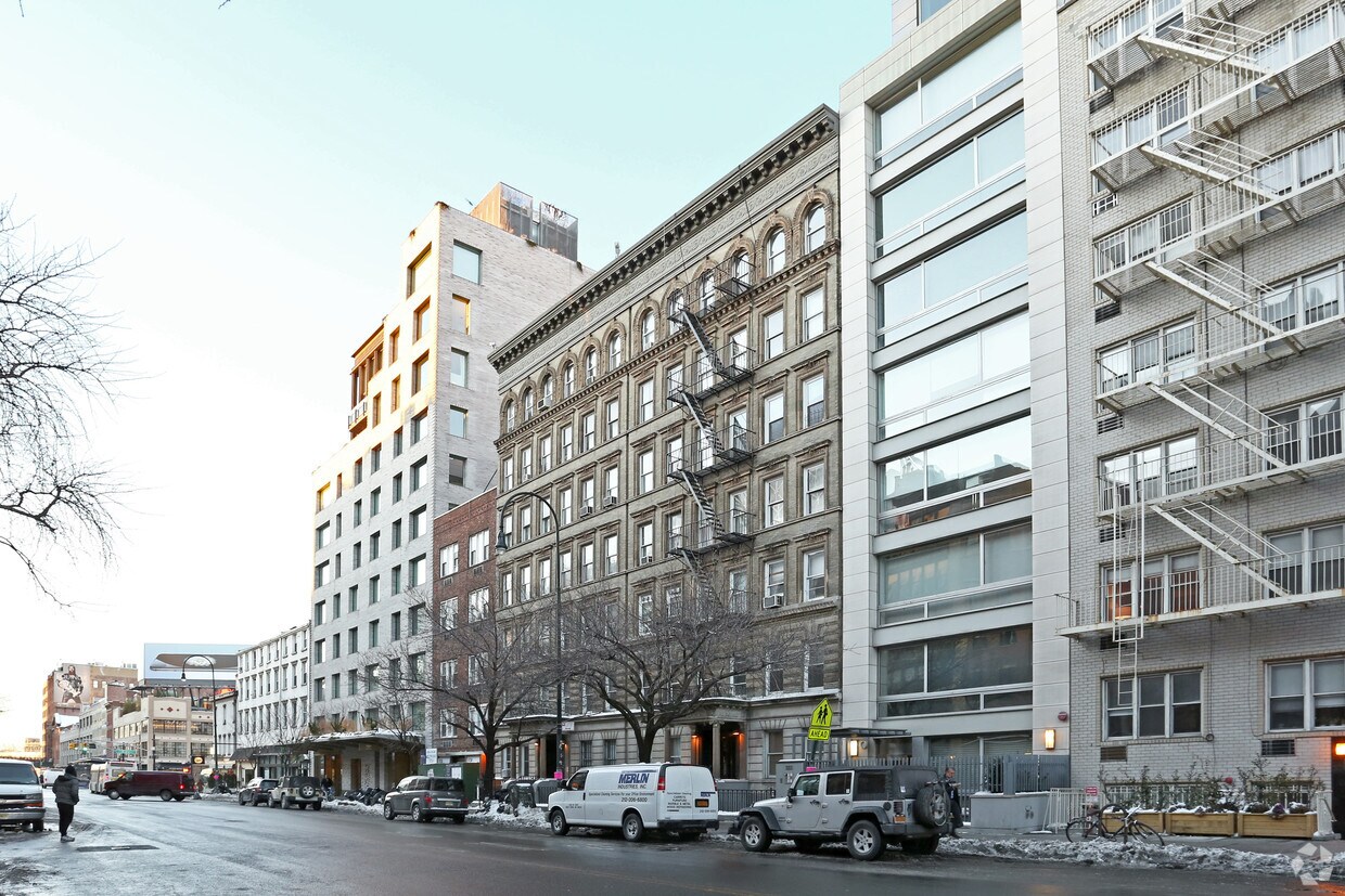 Building Photo - 335-337 W 14th St