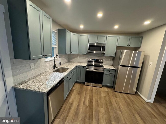 Building Photo - 252 Mansion Pkwy