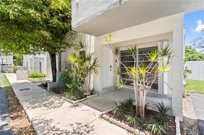 Foto del edificio - 3597 SW 17th St