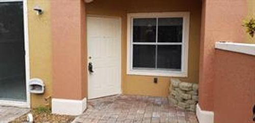Building Photo - 717 SW 107th Ave